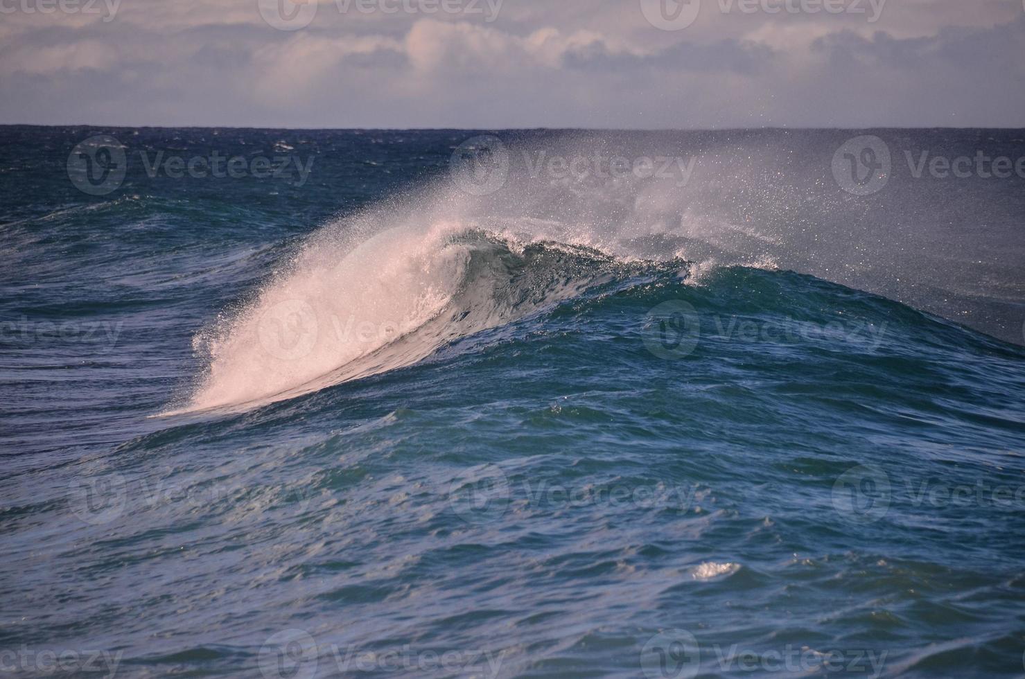 Huge sea waves photo