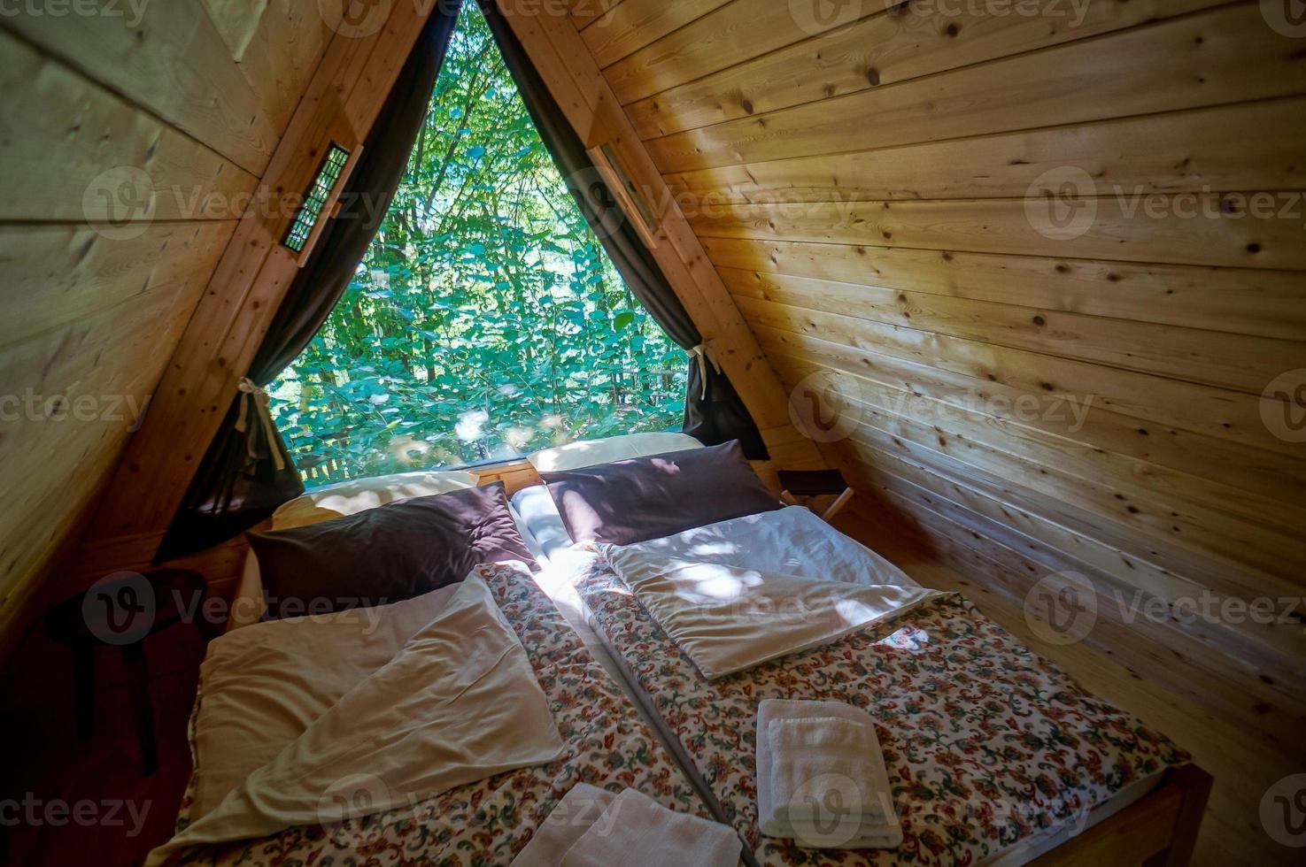 A frame cabin photo