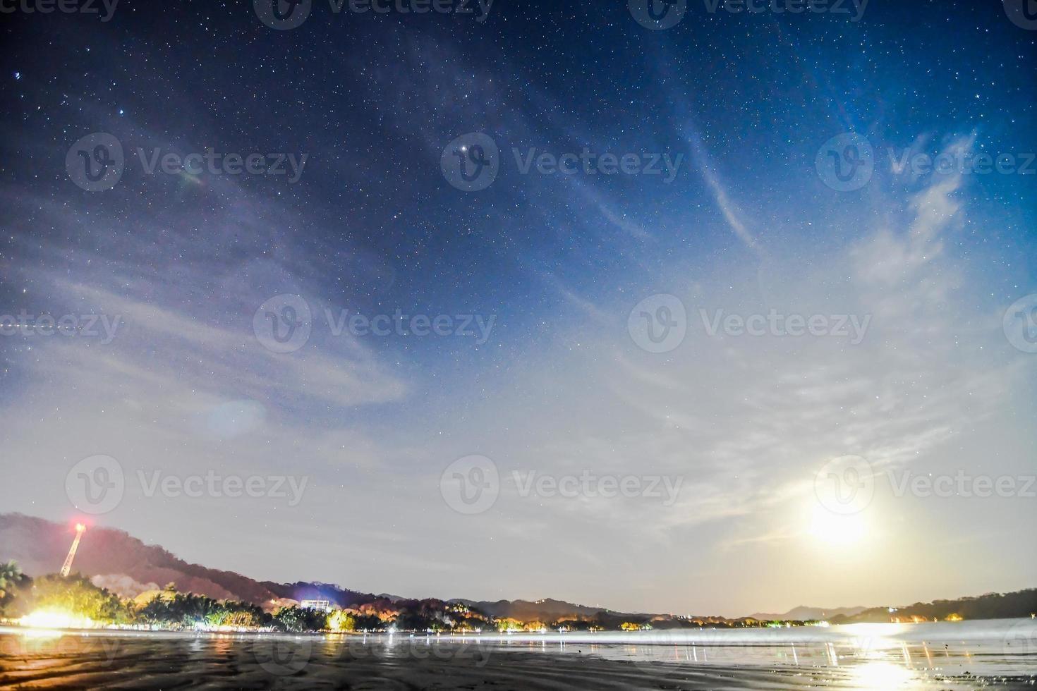 playa de noche foto