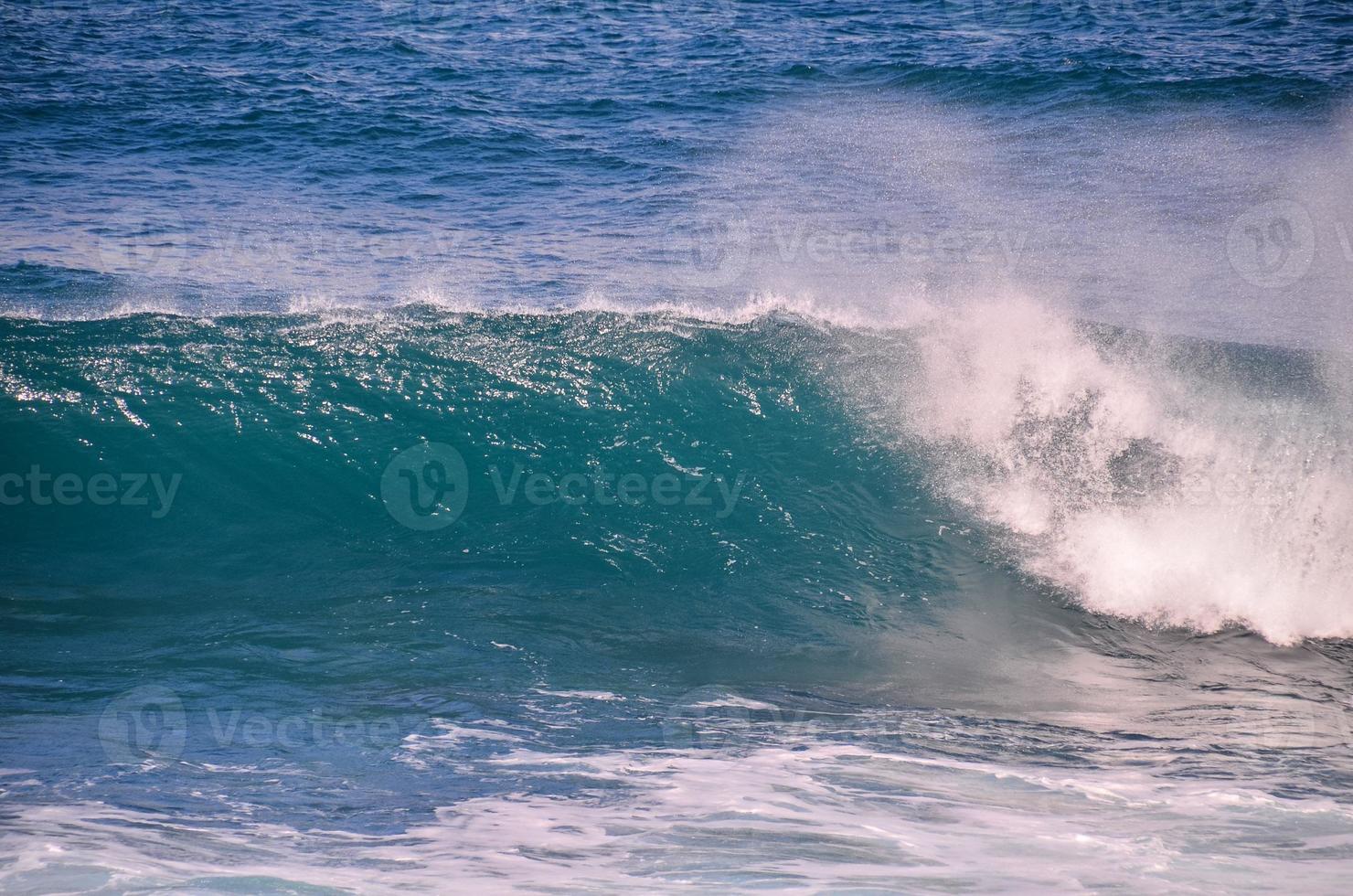 Huge sea waves photo