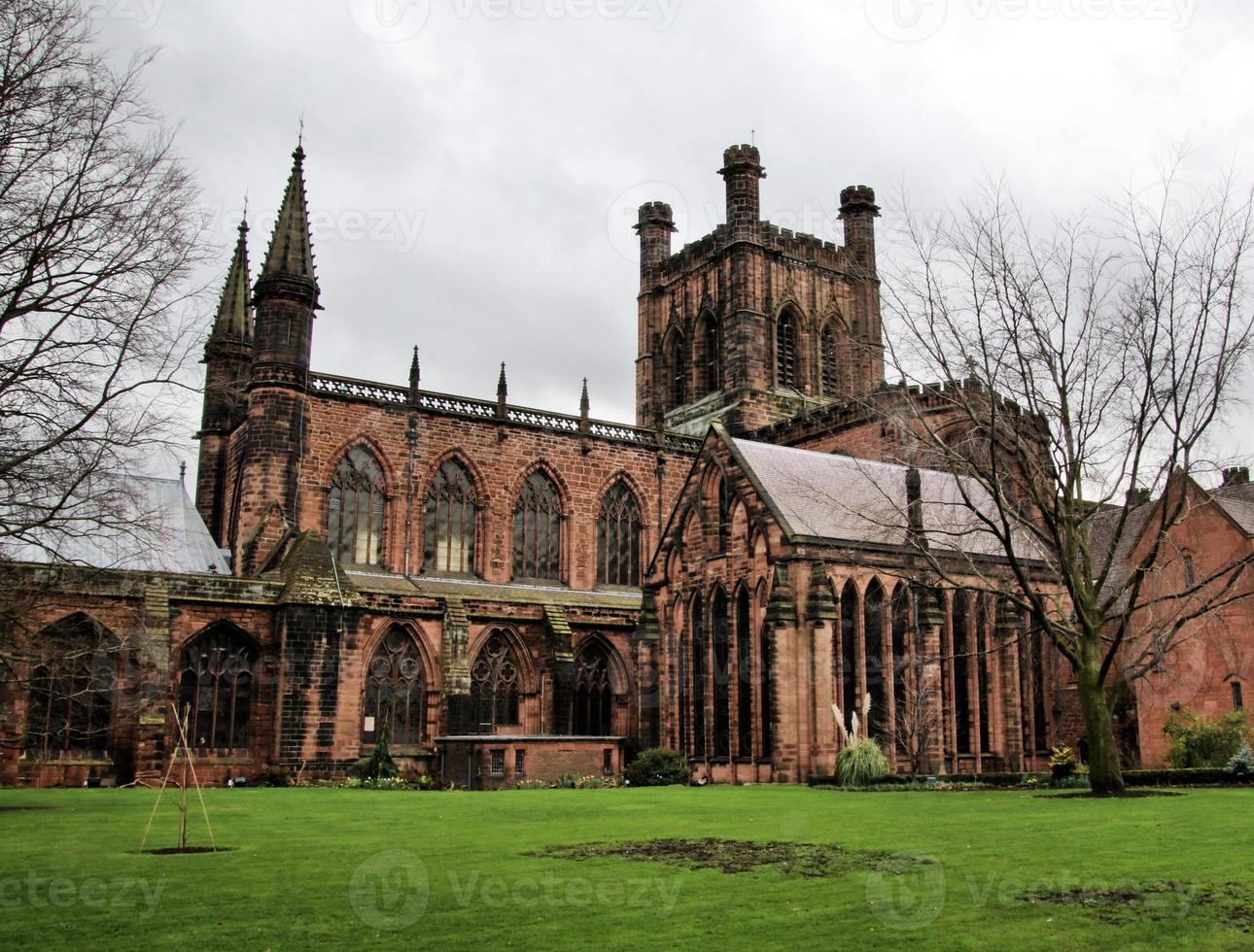 una vista de la catedral de chester foto