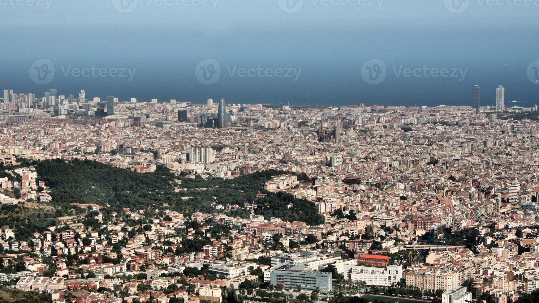 una vista aerea de barcelona foto