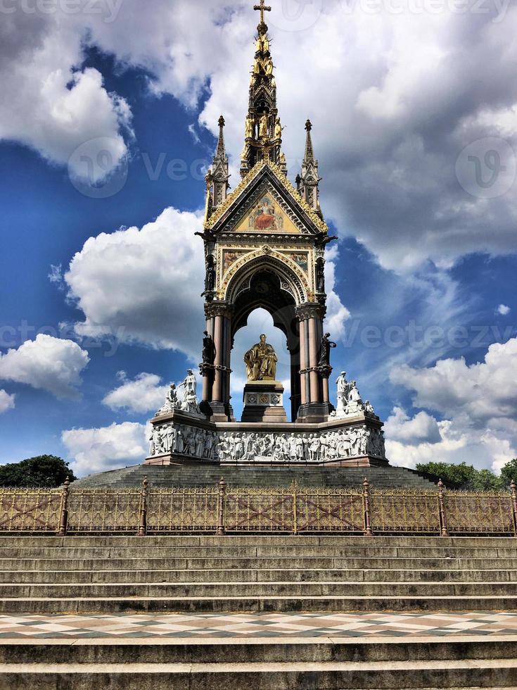A view of the Albert Memorial photo