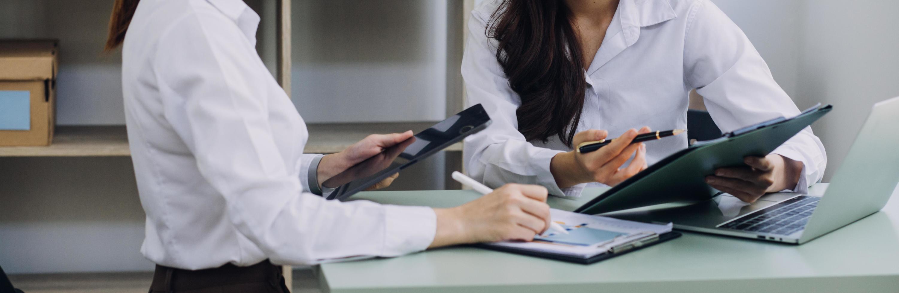 KPI Business Analytics Data Dashboard. Analyst Using Computer photo