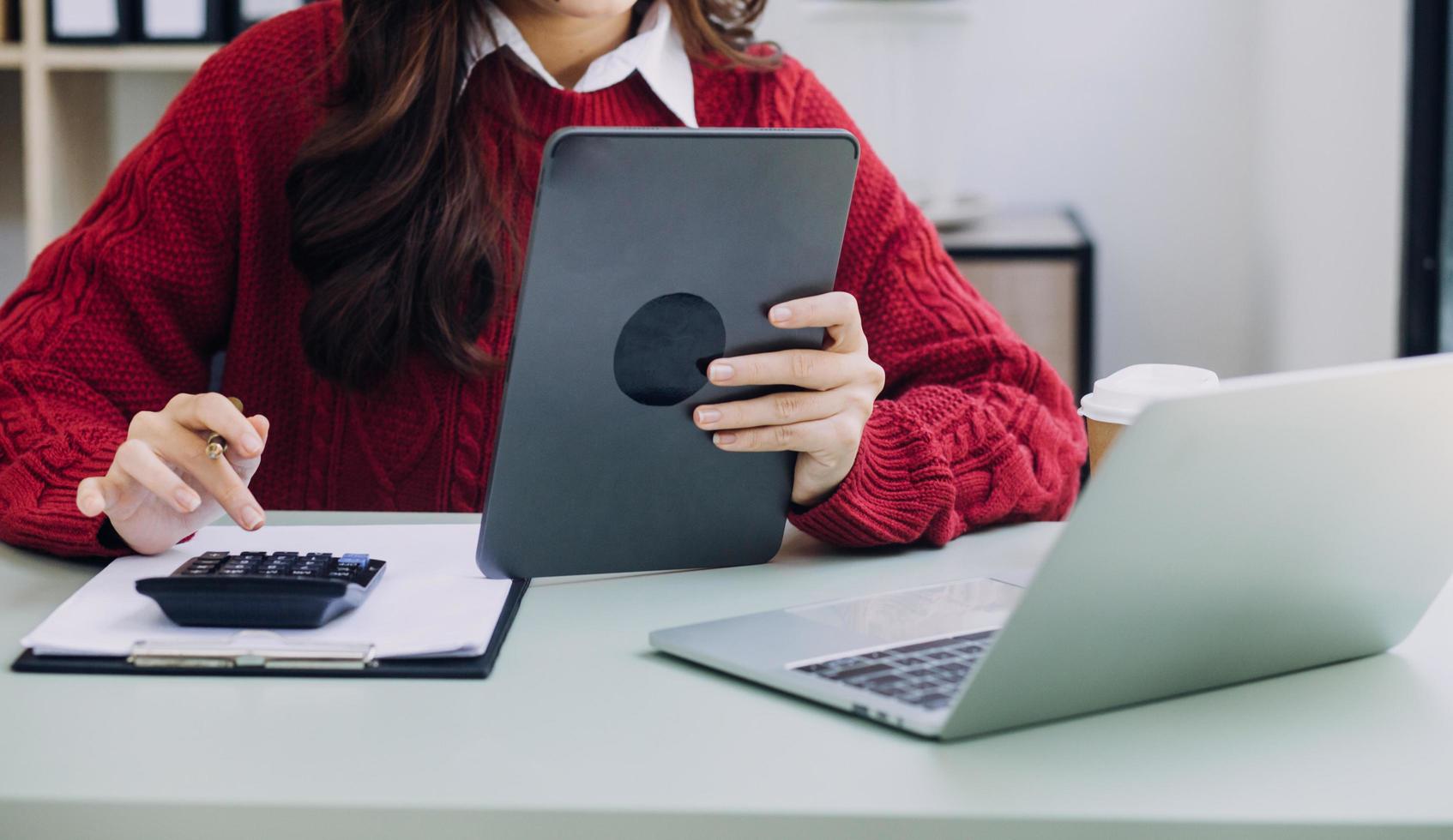 KPI Business Analytics Data Dashboard. Analyst Using Computer photo