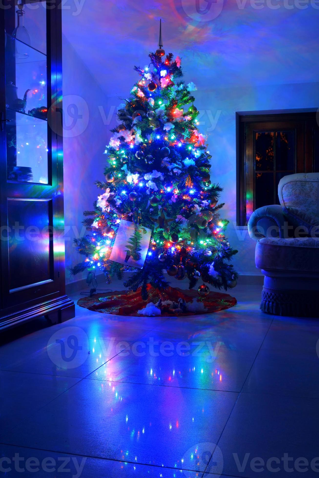 christmas tree with colored lights 14885753 Stock Photo at Vecteezy