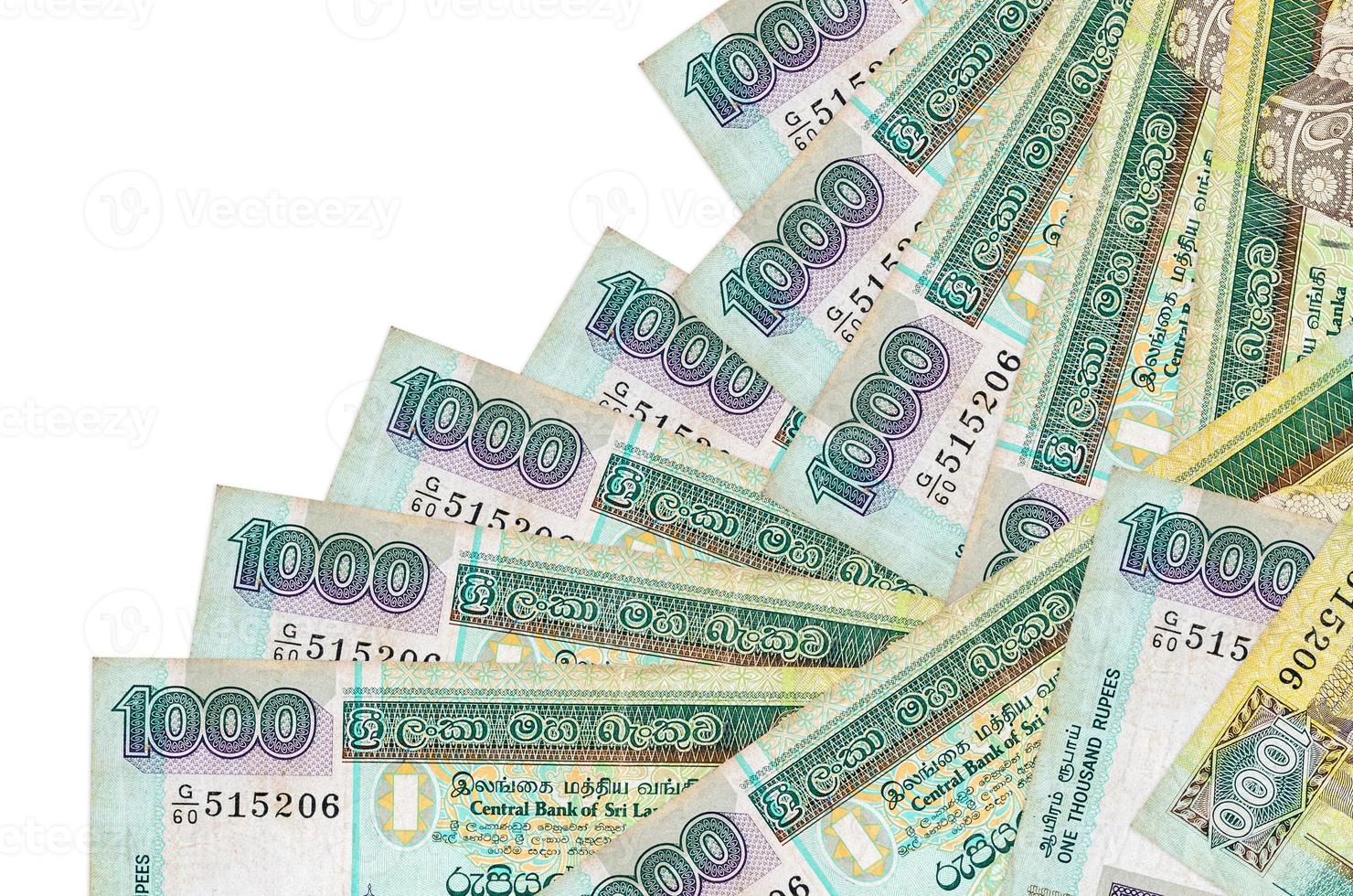 Los billetes de 1000 rupias de Sri Lanka se encuentran en un orden diferente aislado en blanco. concepto de banca local o hacer dinero foto