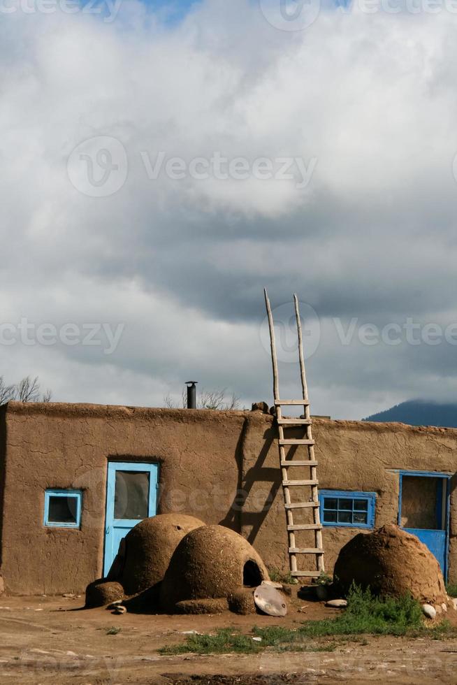 pueblo de taos en nuevo mexico, estados unidos foto