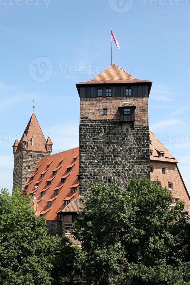 torre de luginsland en el castillo de nuremberg en alemania foto