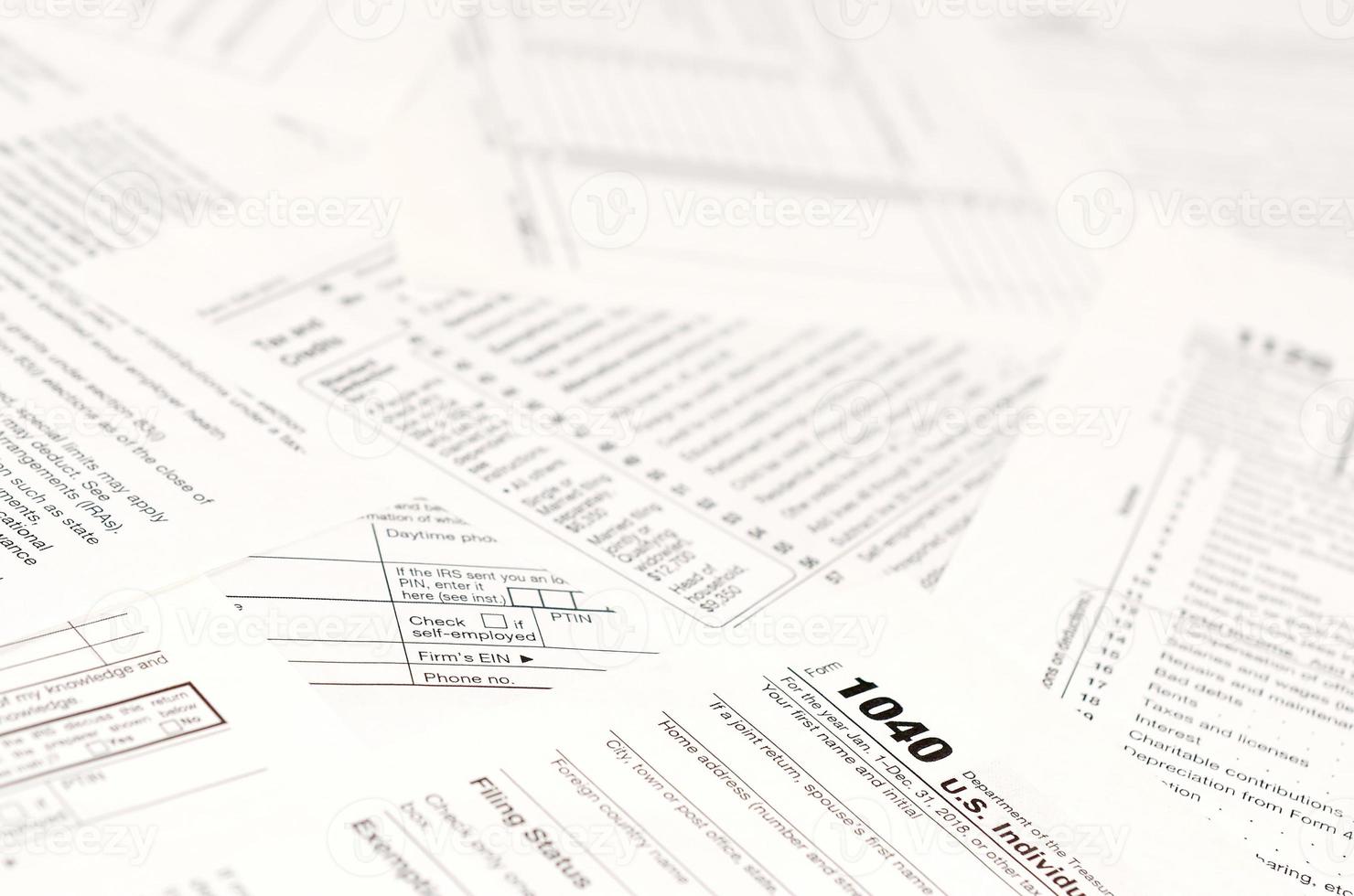 formularios de impuestos sobre la renta en blanco. formulario de declaración de impuestos individual estadounidense 1040 foto