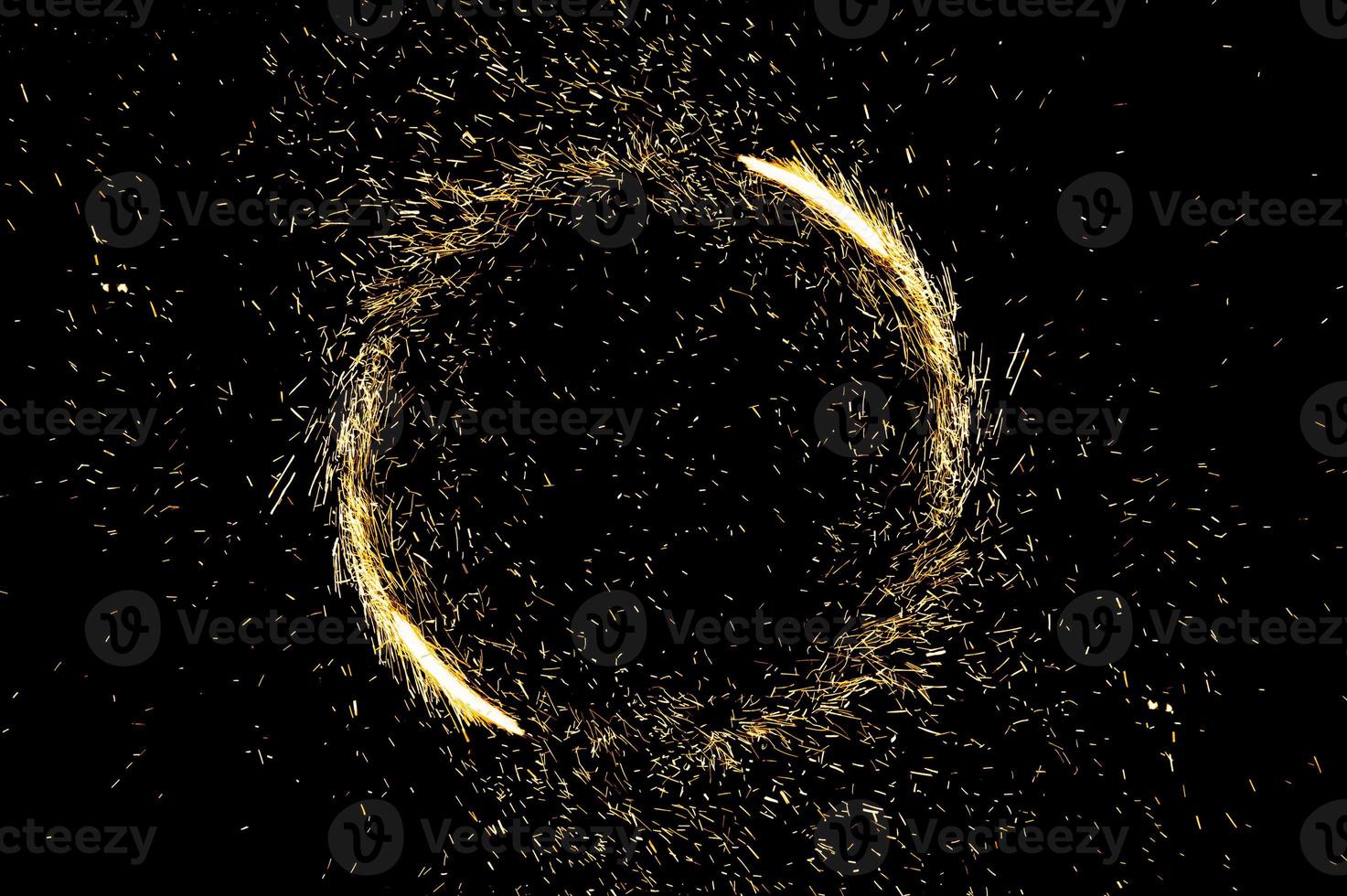 marco de luz circular sobre fondo negro foto