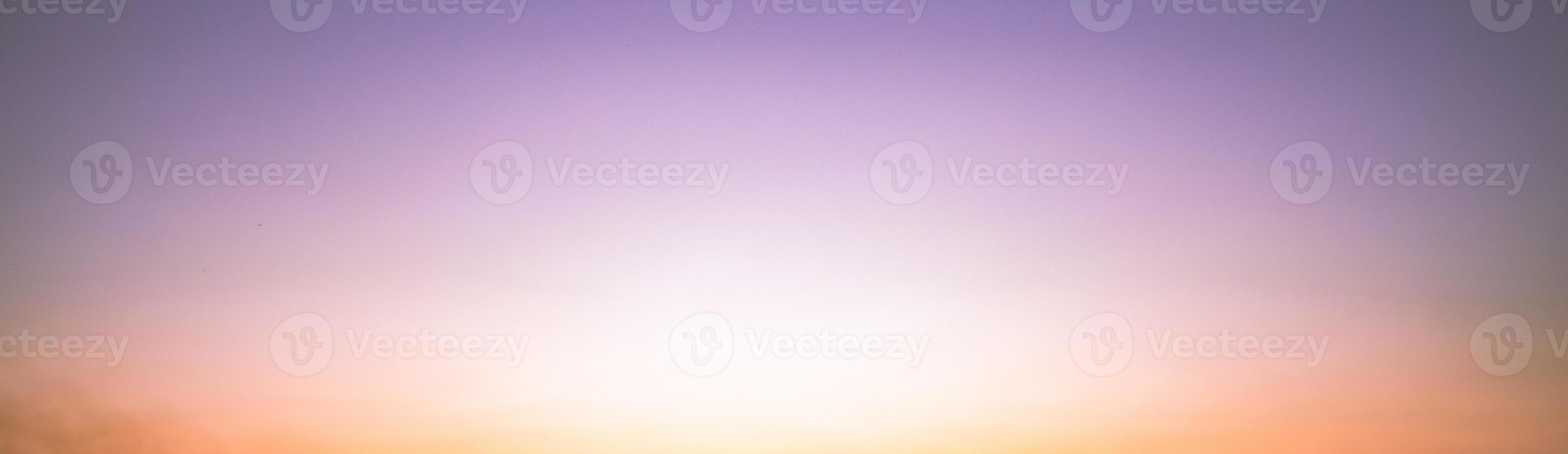 plantilla de diseño de fondo de sitio web de panorama de fondo de cielo rosa anochecer foto