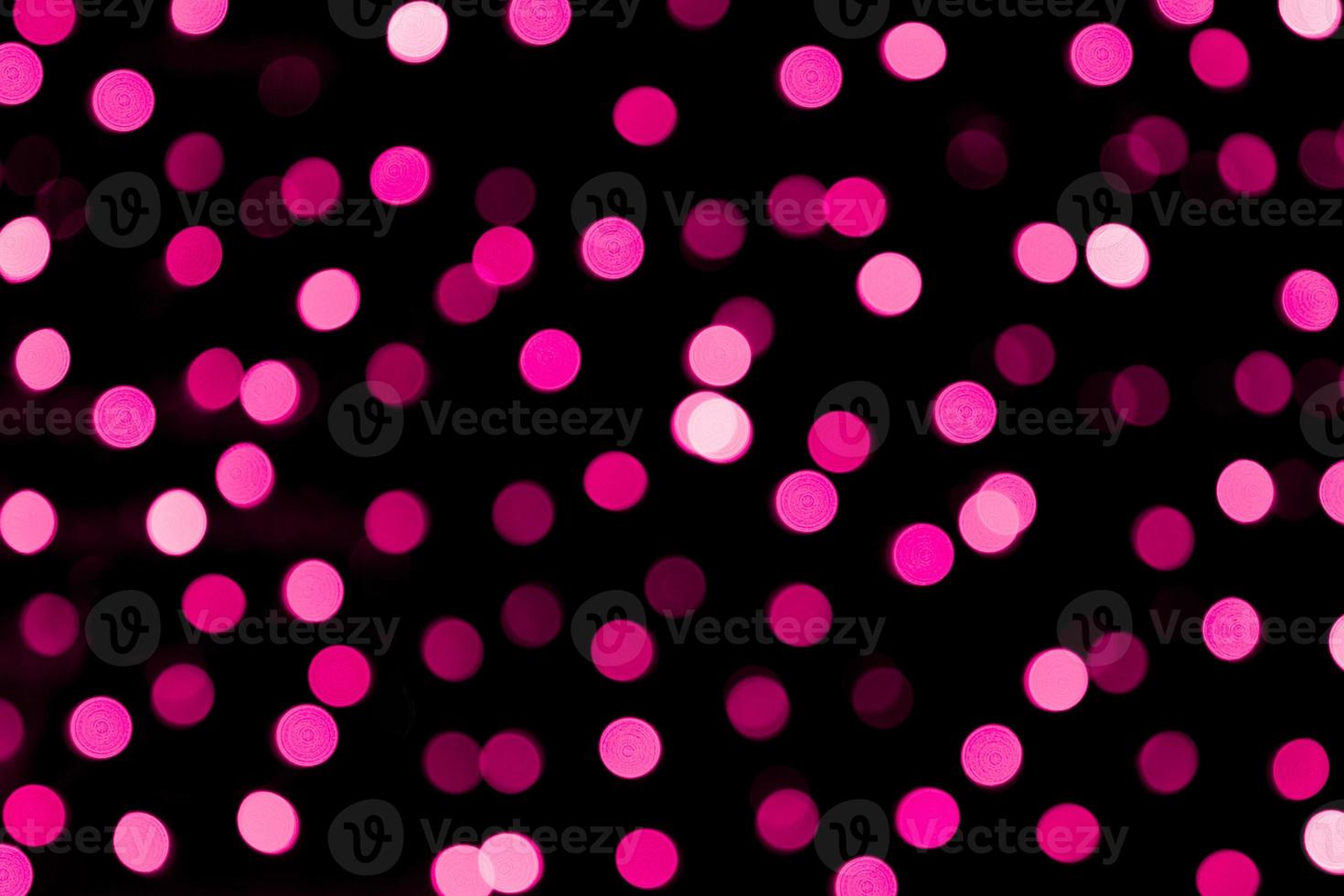 fondo púrpura bokeh colorido abstracto desenfocado. desenfocada y borrosa muchas luces violetas redondas foto