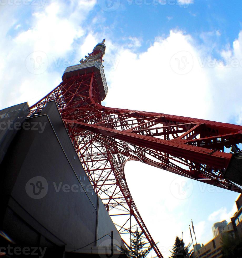 torre de tokio color rojo y blanco. foto