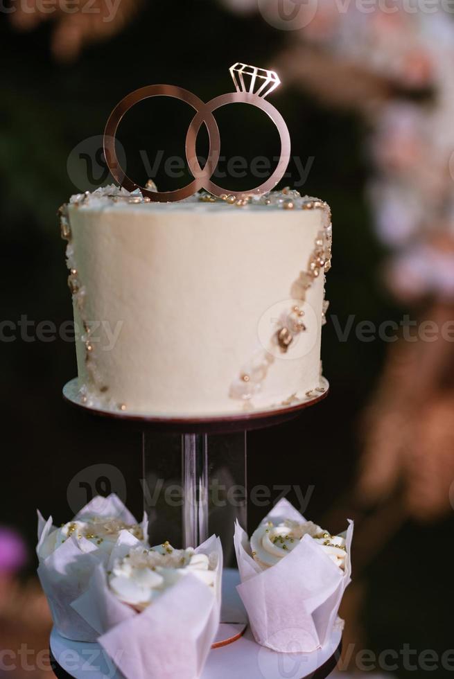 pastel de bodas en la boda foto