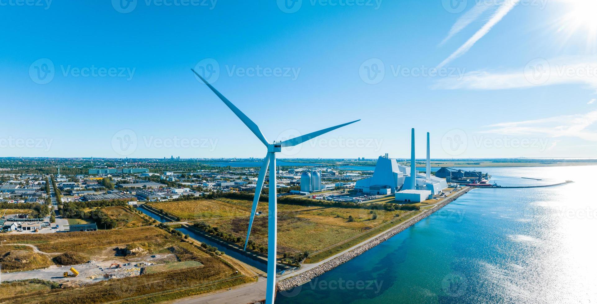 vista aérea de las centrales eléctricas más bellas y ecológicas del mundo. foto