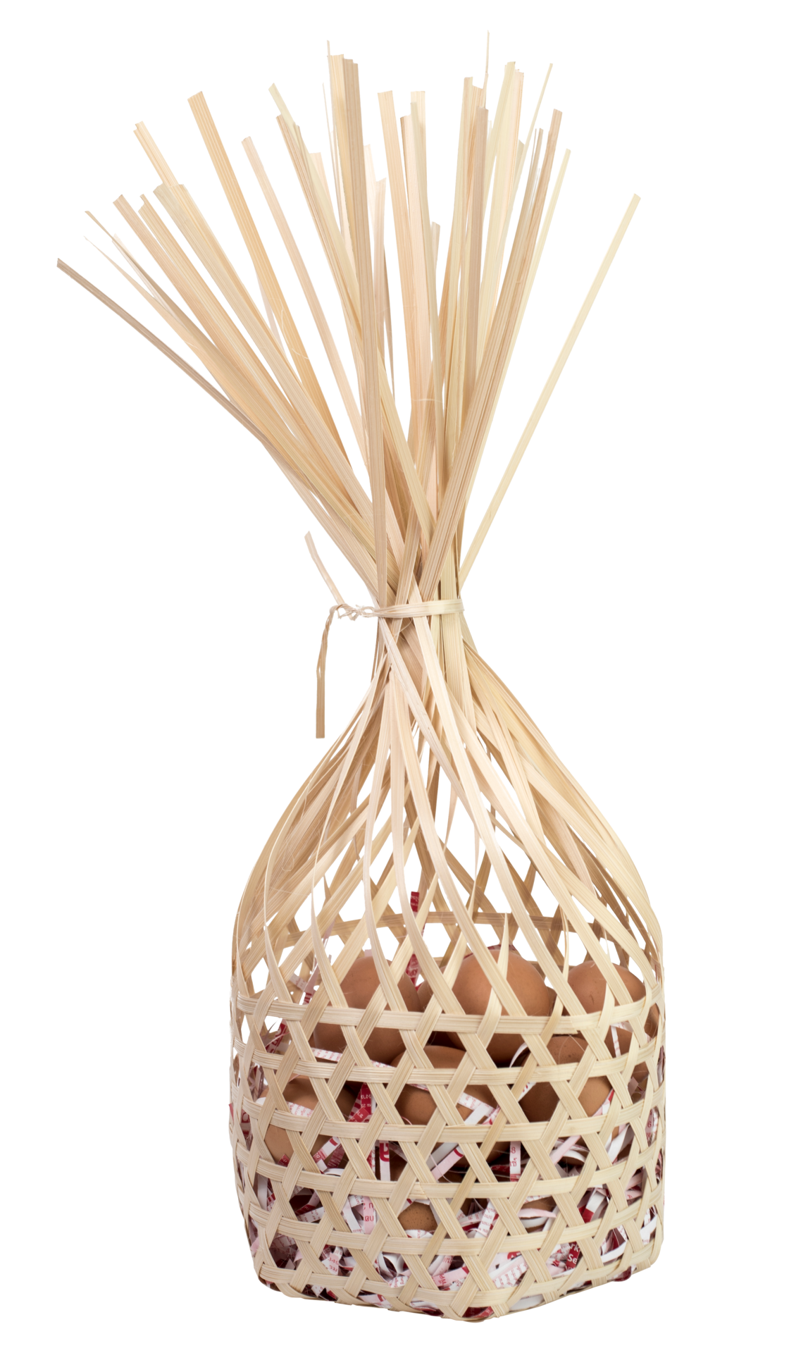 Eggs in basket isolated 15123638 PNG