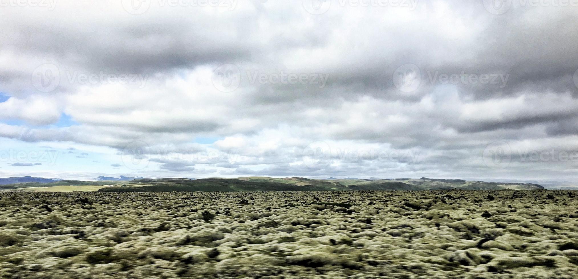 una vista del paisaje islandés en el sur del país foto