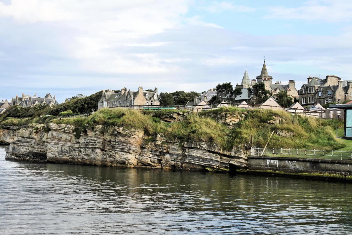 una vista de st andrews en escocia foto