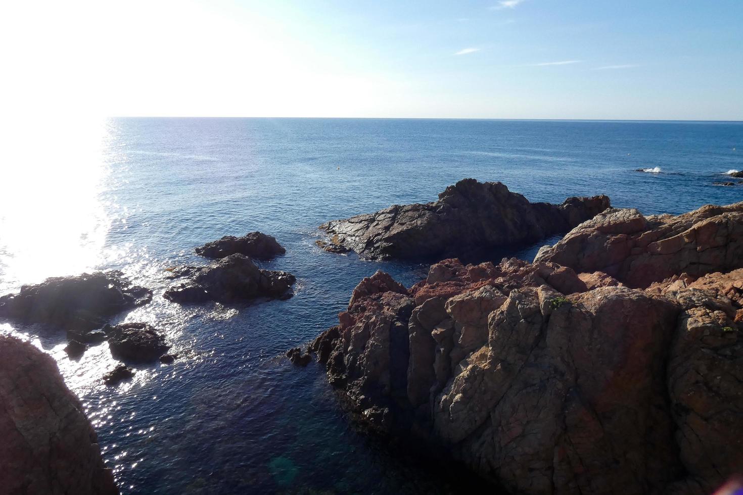 costa brava catalana, escarpada costa mediterránea en el norte de cataluña, españa foto