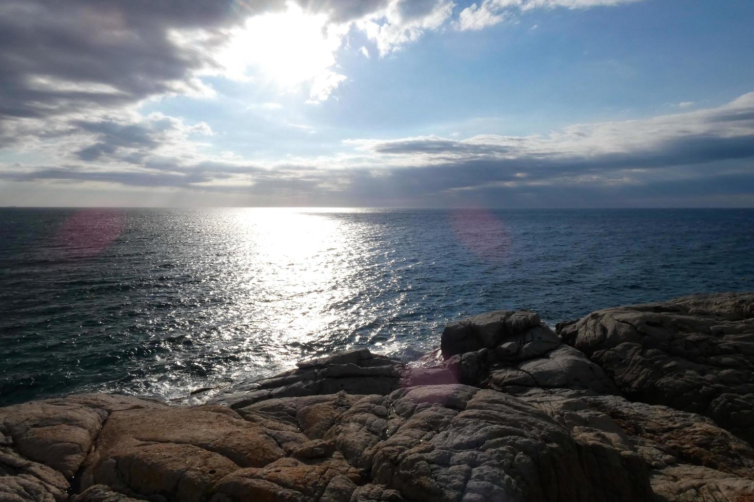 camino de ronda, un camino paralelo a la costa brava catalana, ubicado en el mar mediterráneo en el norte de cataluña, españa. foto