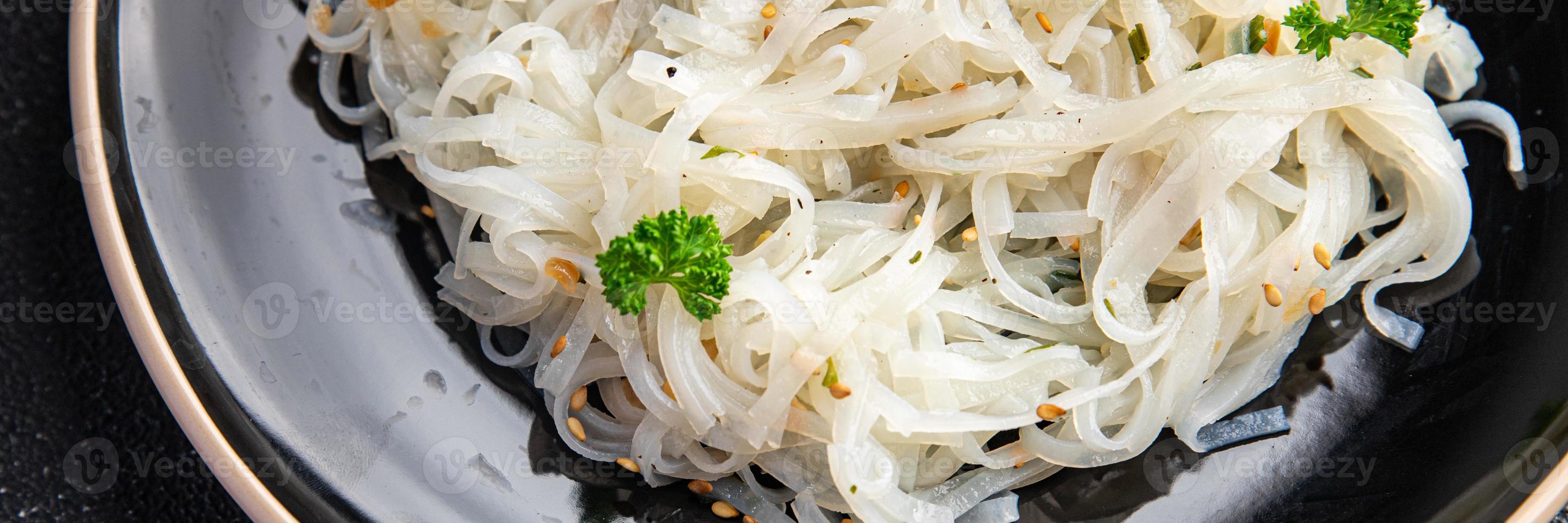 fideos de arroz comida comida merienda en la mesa copia espacio comida foto