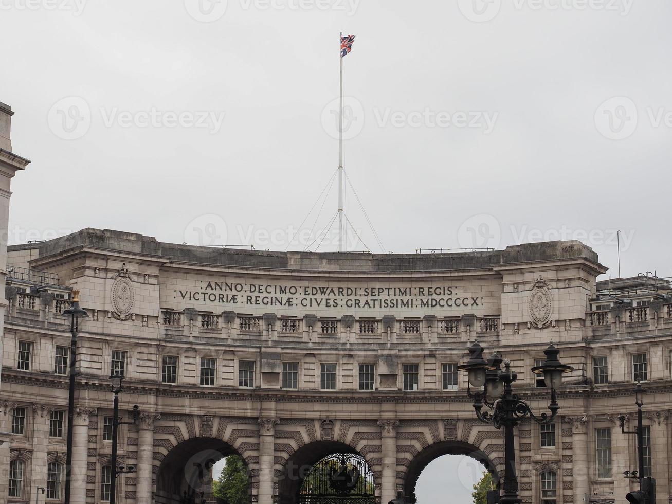 Admiralty Arch in London photo