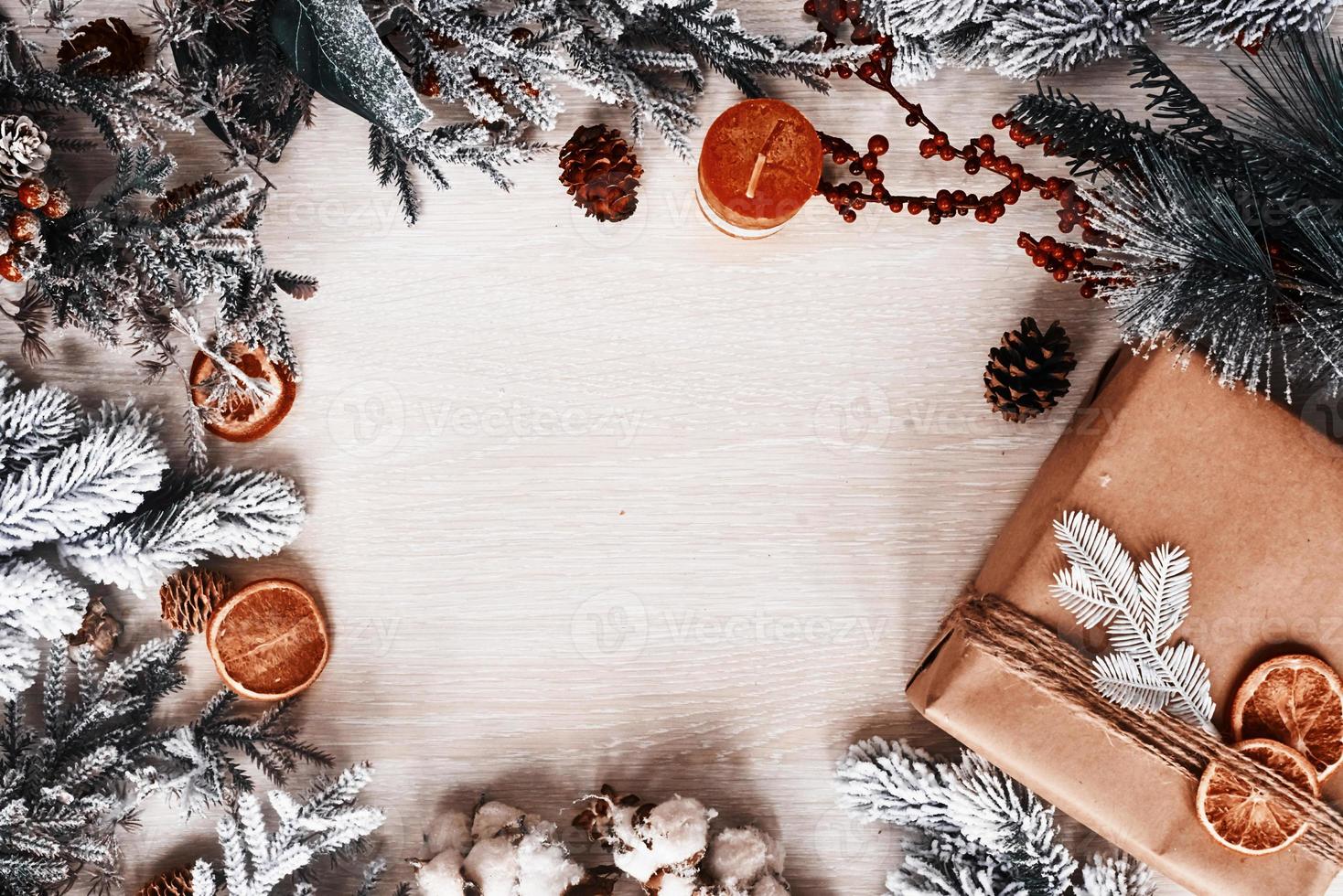 vista superior del marco festivo de navidad con decoraciones de año nuevo foto