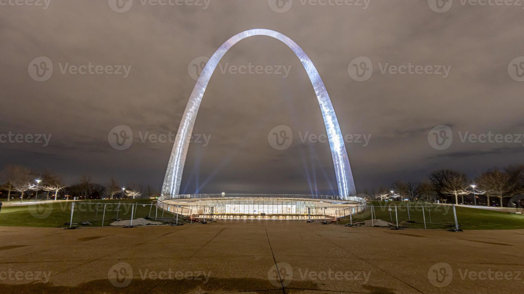 View of the Gateway Arch in St. Louis from Gateway Park at night photo