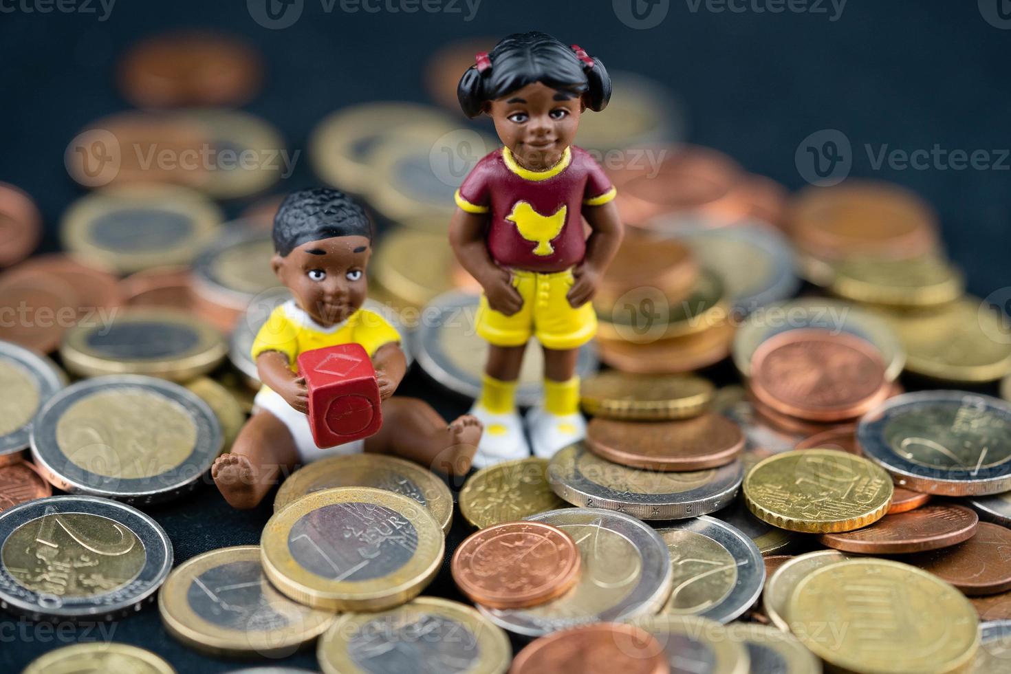 Children cost a lot of money. There is some support from the state through child benefit photo