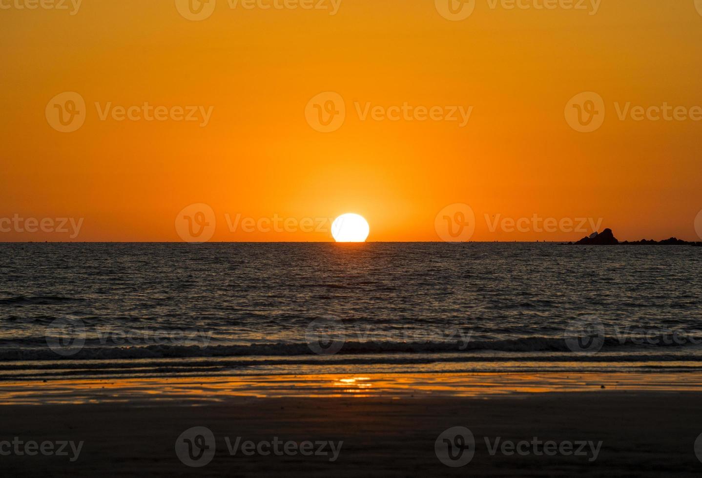 Yeongjongdo Island, Incheon, Korea, New Year's photo of sunrise and sunset at the famous Seonnyeobawi Rock