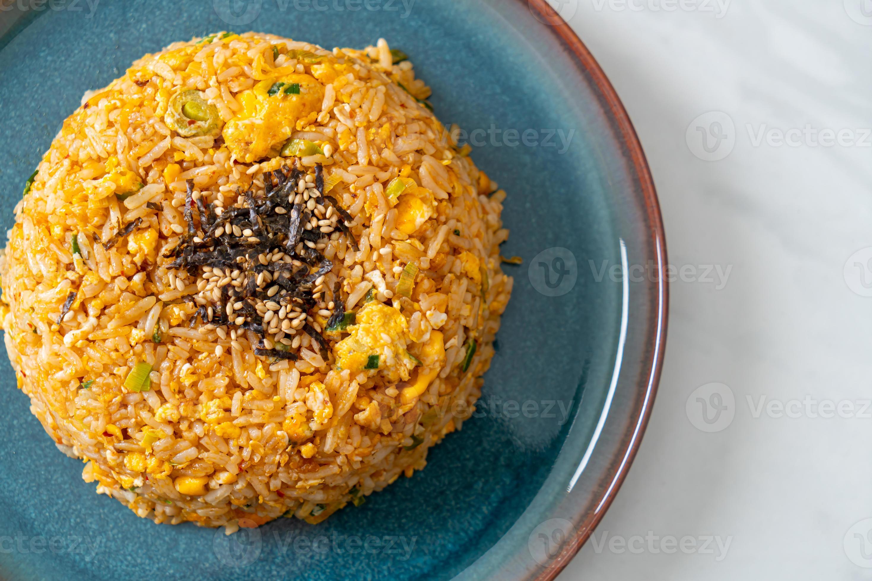 fried rice with egg in Korean style 15187694 Stock Photo at Vecteezy