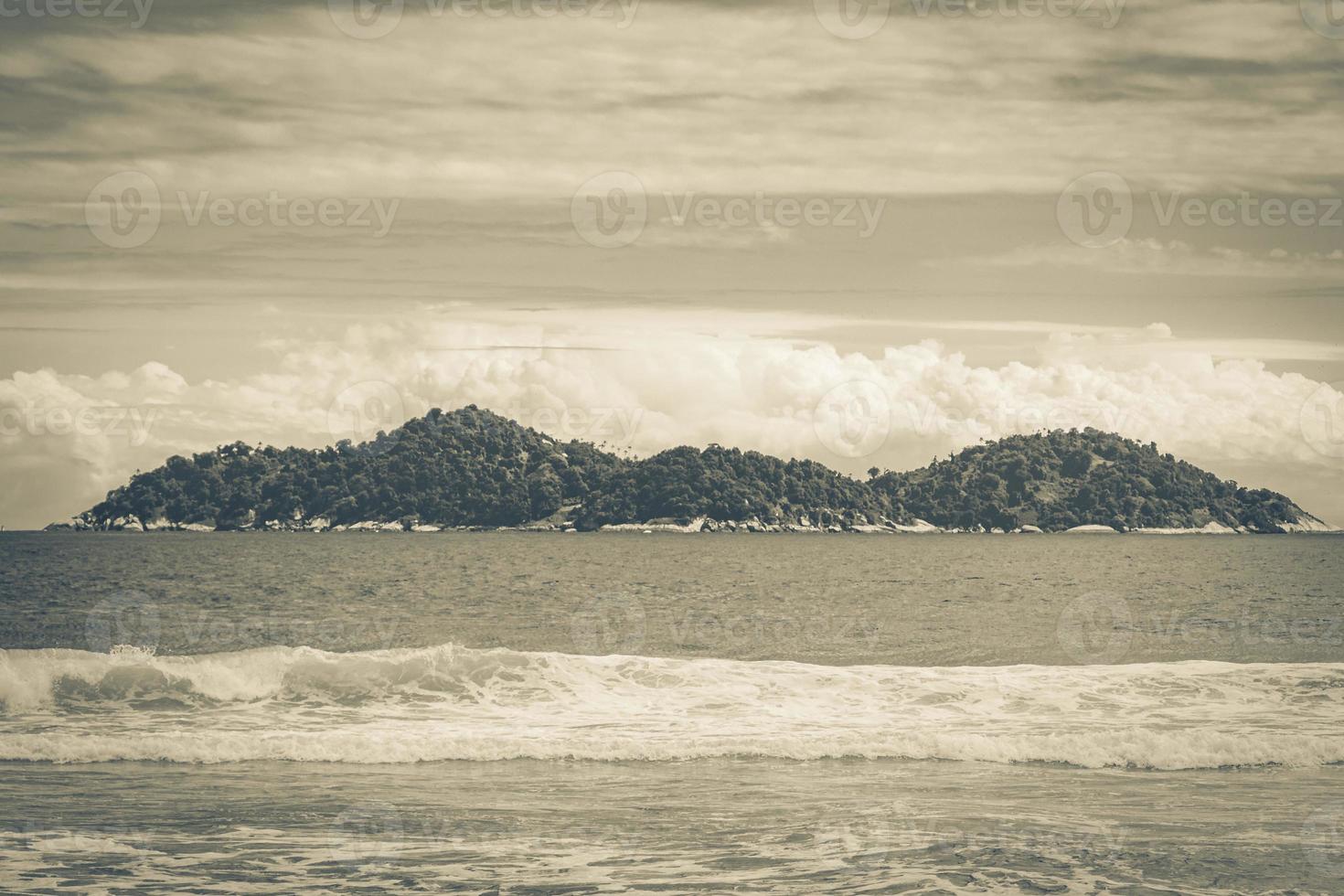 praia lopes mendes beach en la isla tropical ilha grande brasil. foto