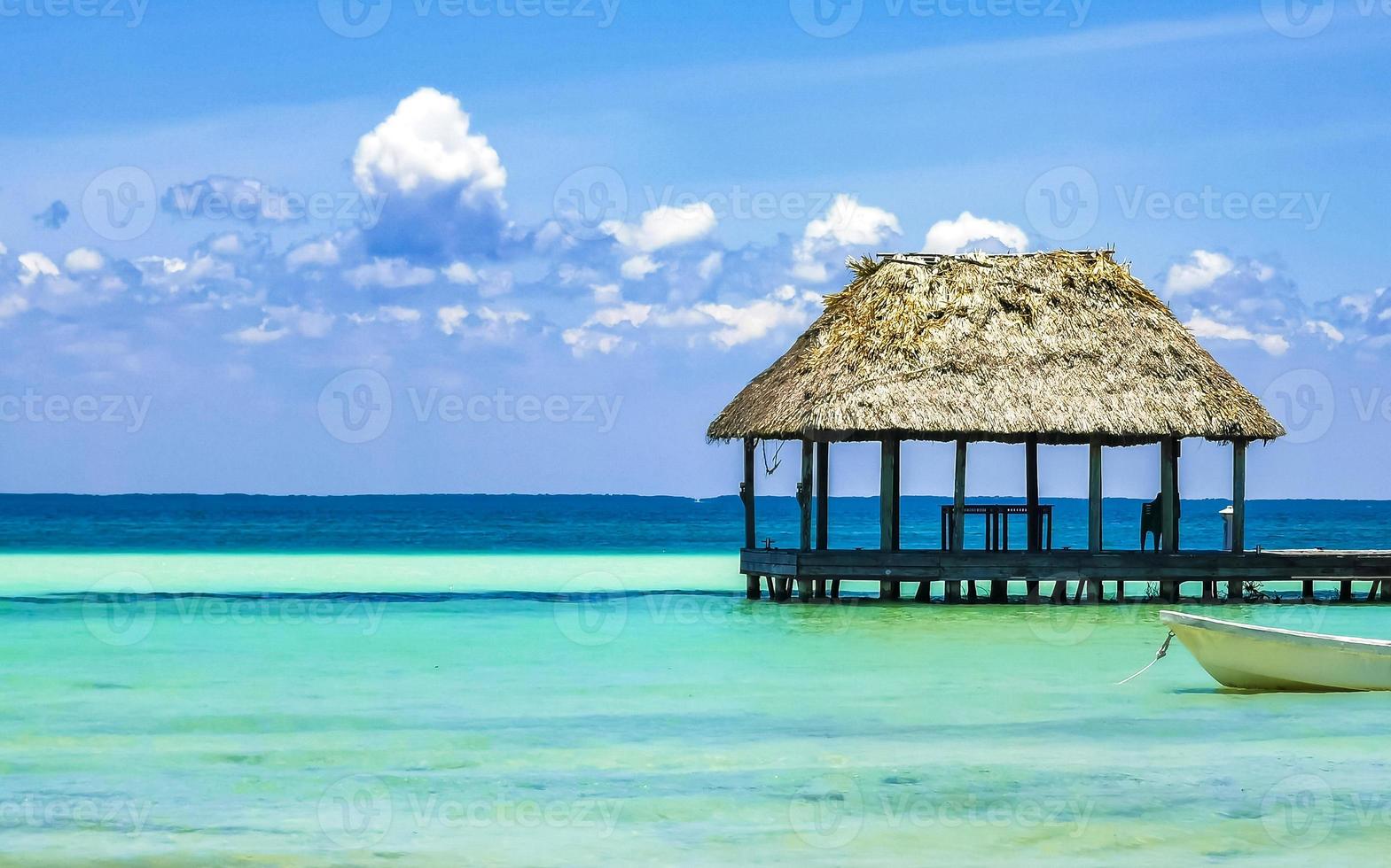 hermosa isla holbox playa punta coco laguna agua turquesa mexico. foto