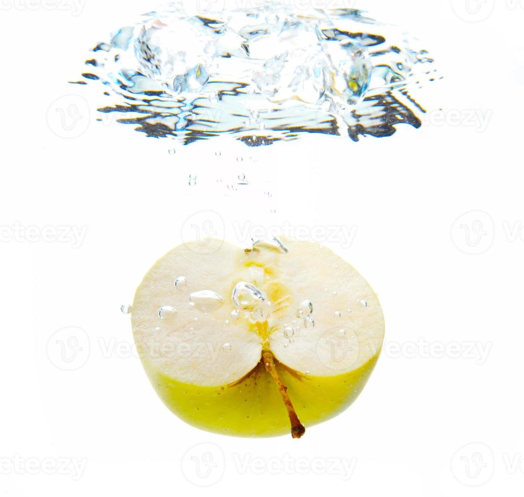 apple in water photo