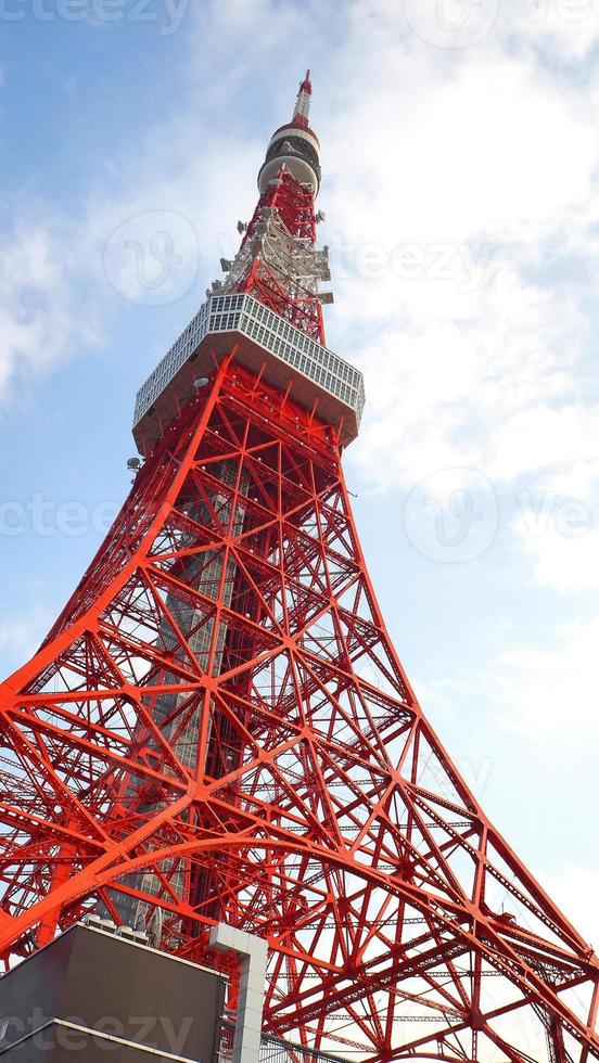 torre de tokio color rojo y blanco. foto