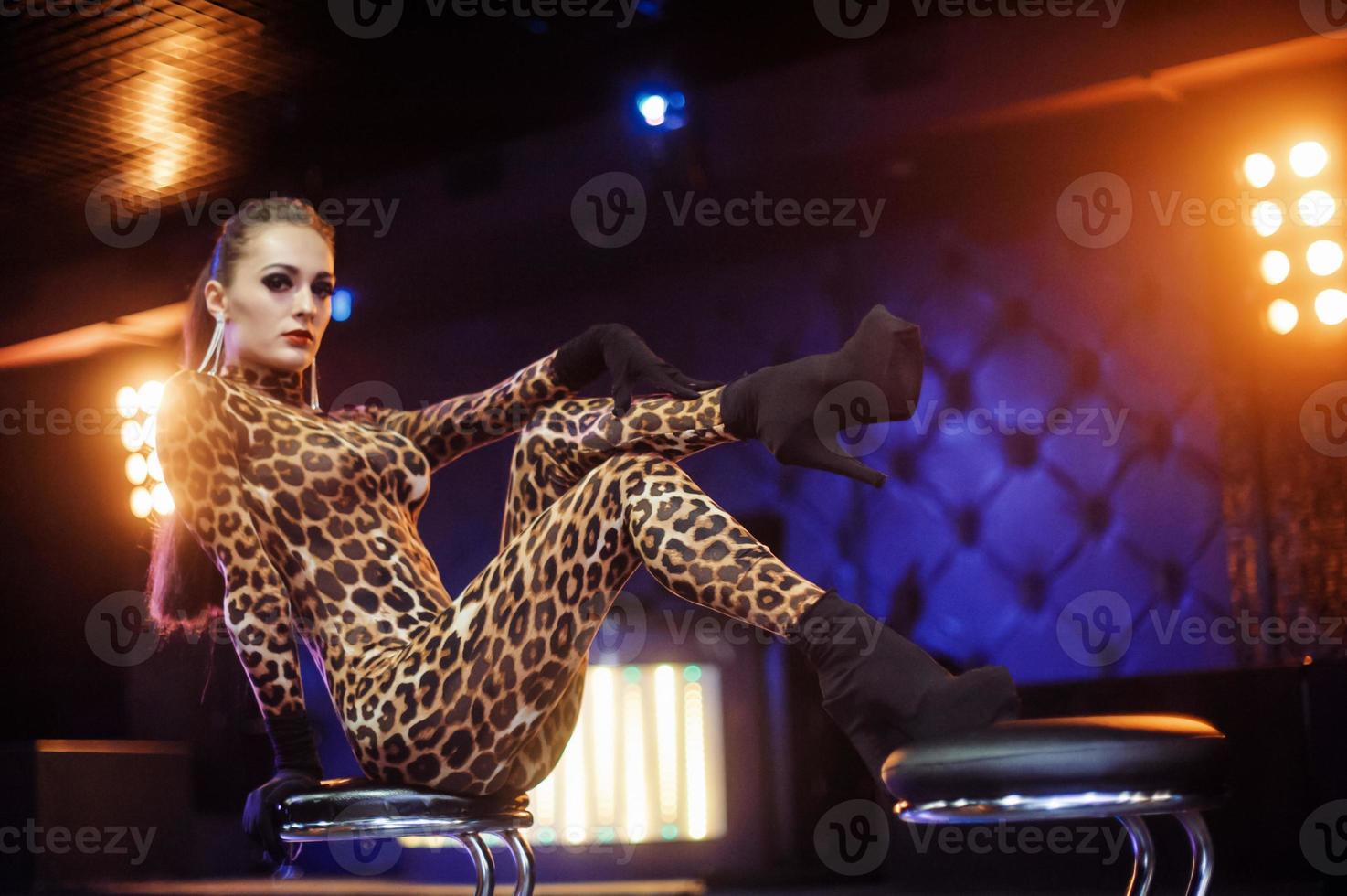 sexy girls in club photo