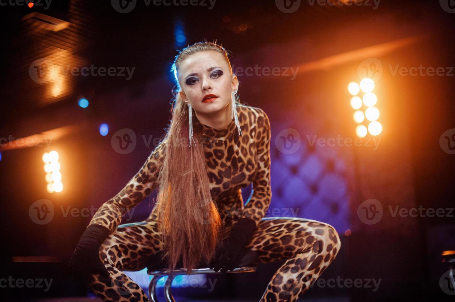 sexy girls in club photo
