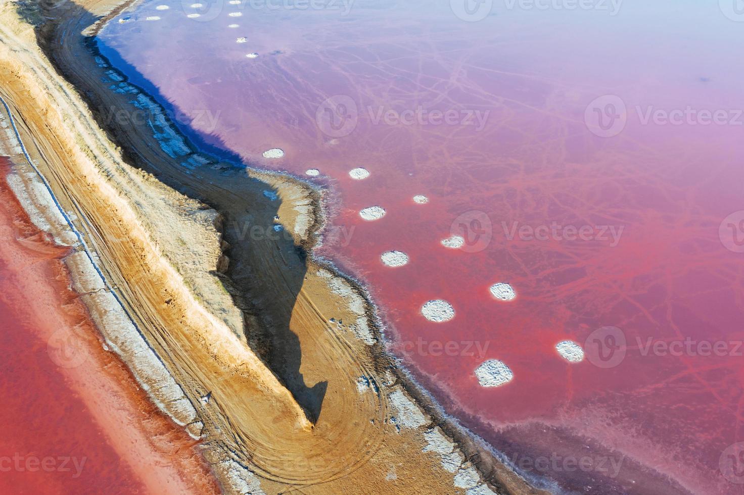 vista aérea de la isla de jarilgach en ucrania. paisajes majestuosos foto