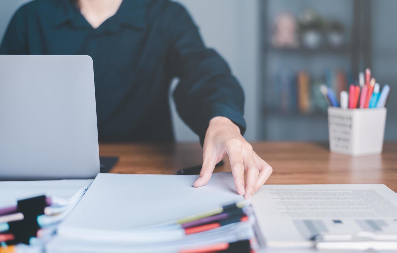 The auditor examines legal documents,Management of the profit and loss statement of the company,Documentation of the parties  to the contract,and agreements,business documents, photo