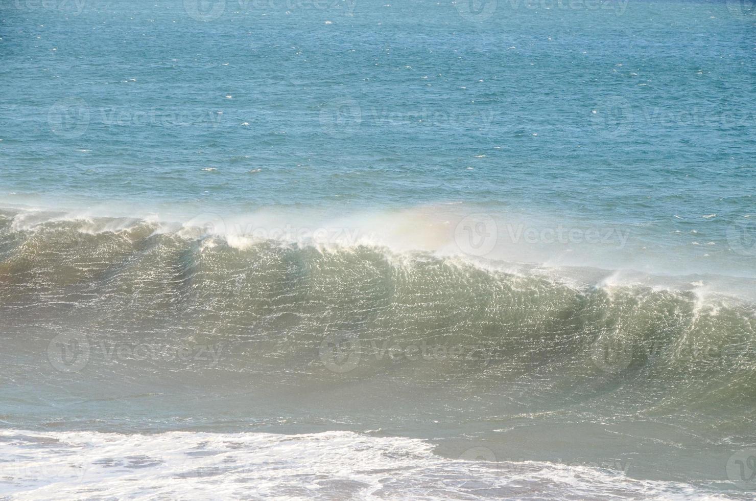 Huge sea waves photo