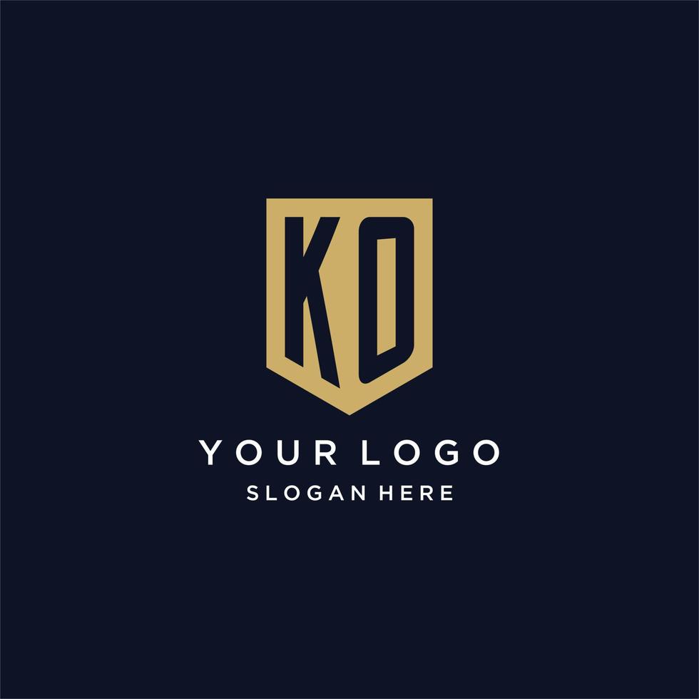 diseño de logotipo de iniciales de monograma ko con icono de escudo vector