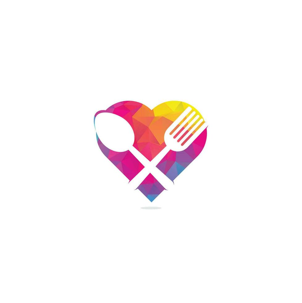 plantilla de logotipo de concepto de forma de corazón de alimentos frescos. logo de comida con cuchara, cuchillo y tenedor. vector de plantilla de logotipo de alimentos saludables