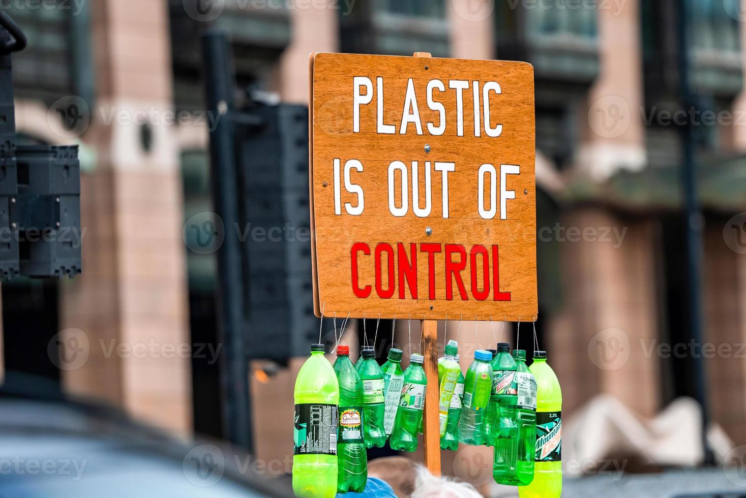 Un signo de protesta ambiental en Westminster, Londres, Reino Unido. foto
