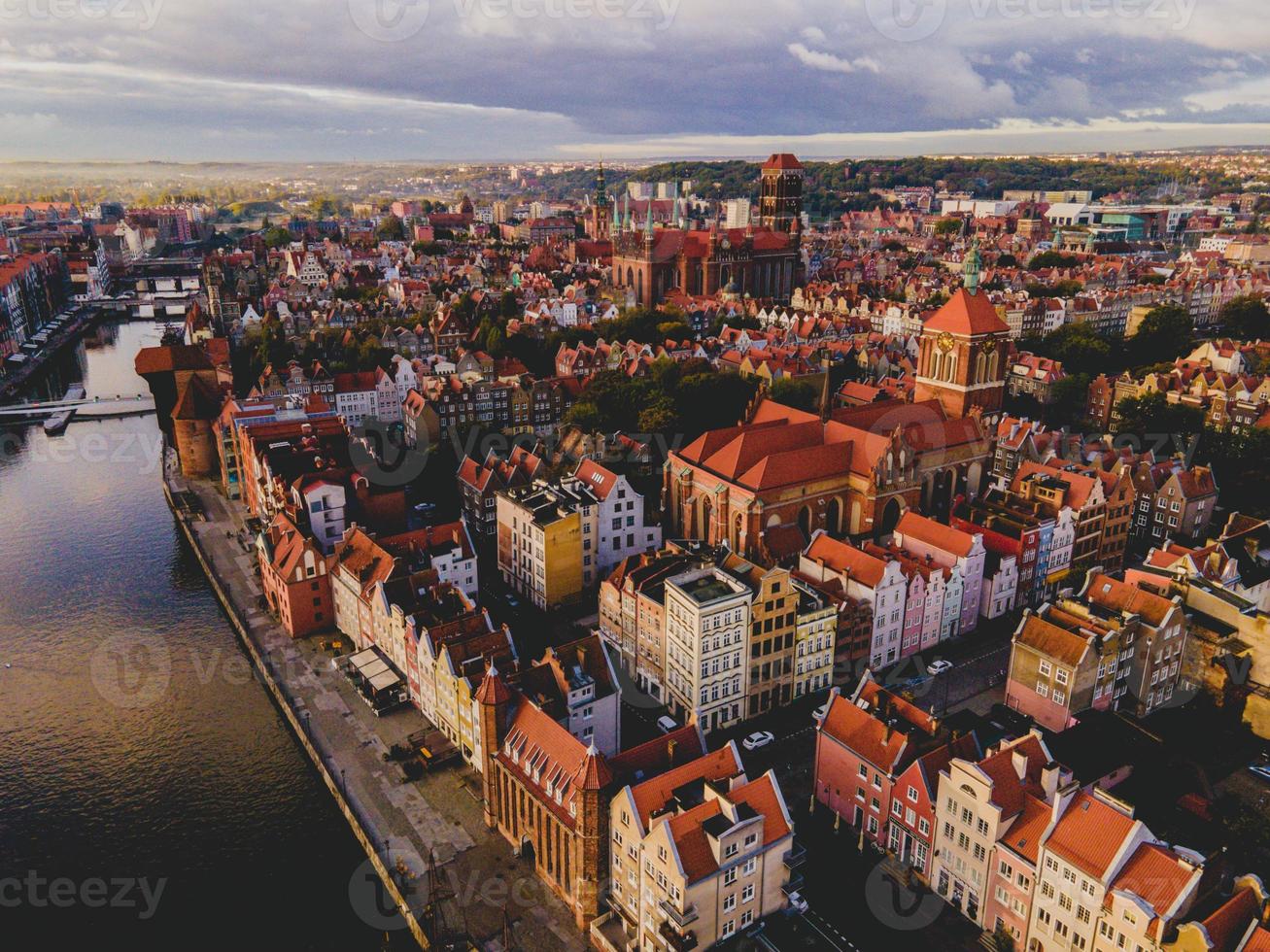 vista aérea de la ciudad polaca de gdansk foto