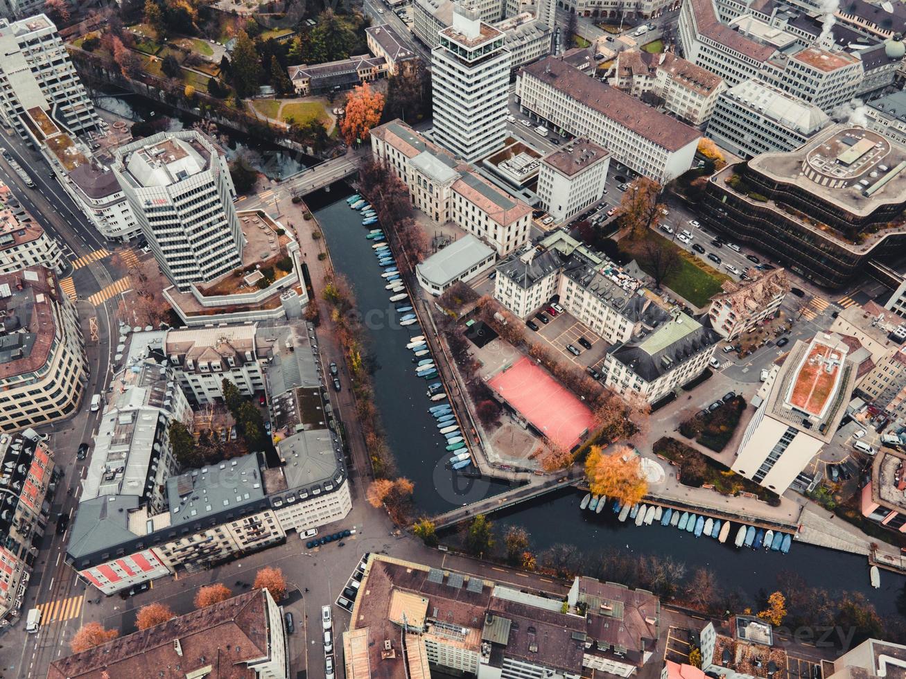 foto aerea de zurich, suiza por drone