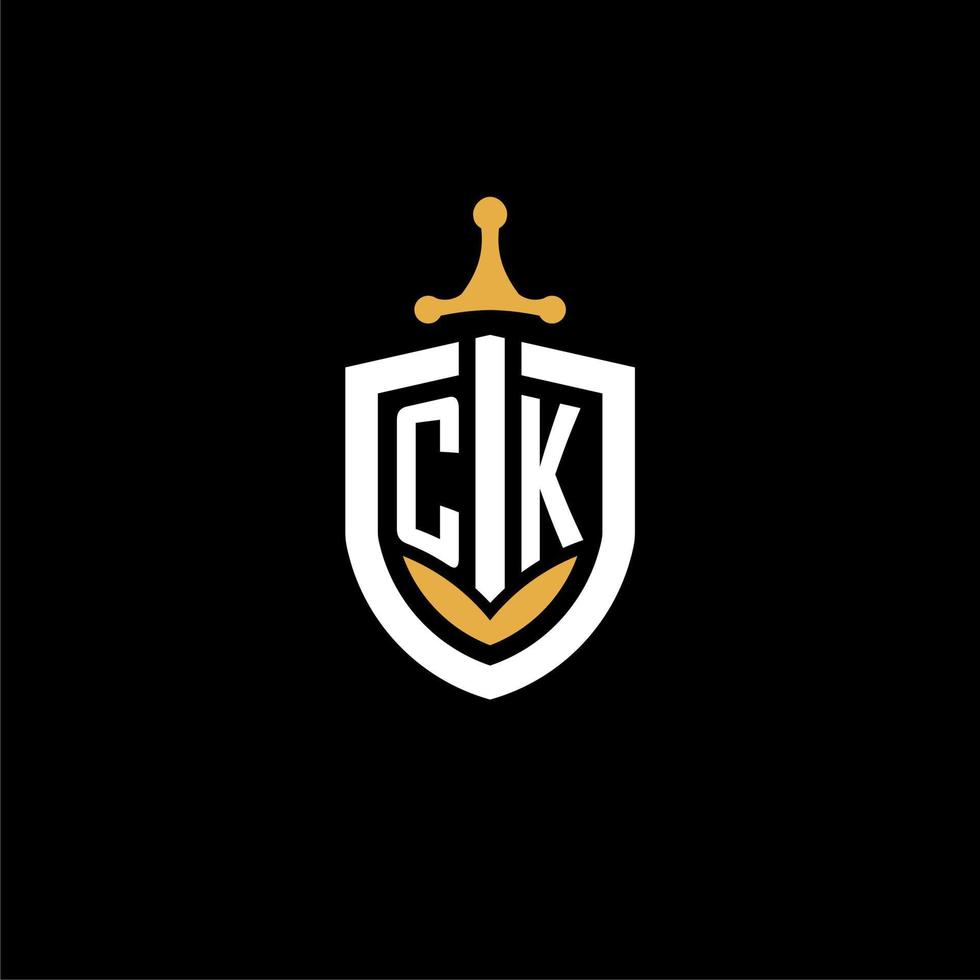 Creative letter ck logo gaming esport con ideas de diseño de escudo y espada vector