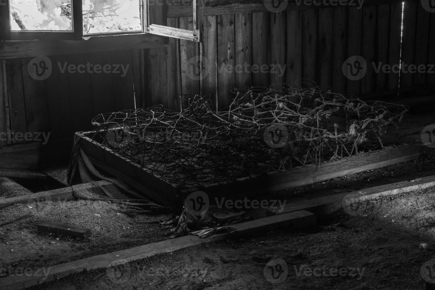 interior de una casa abandonada foto