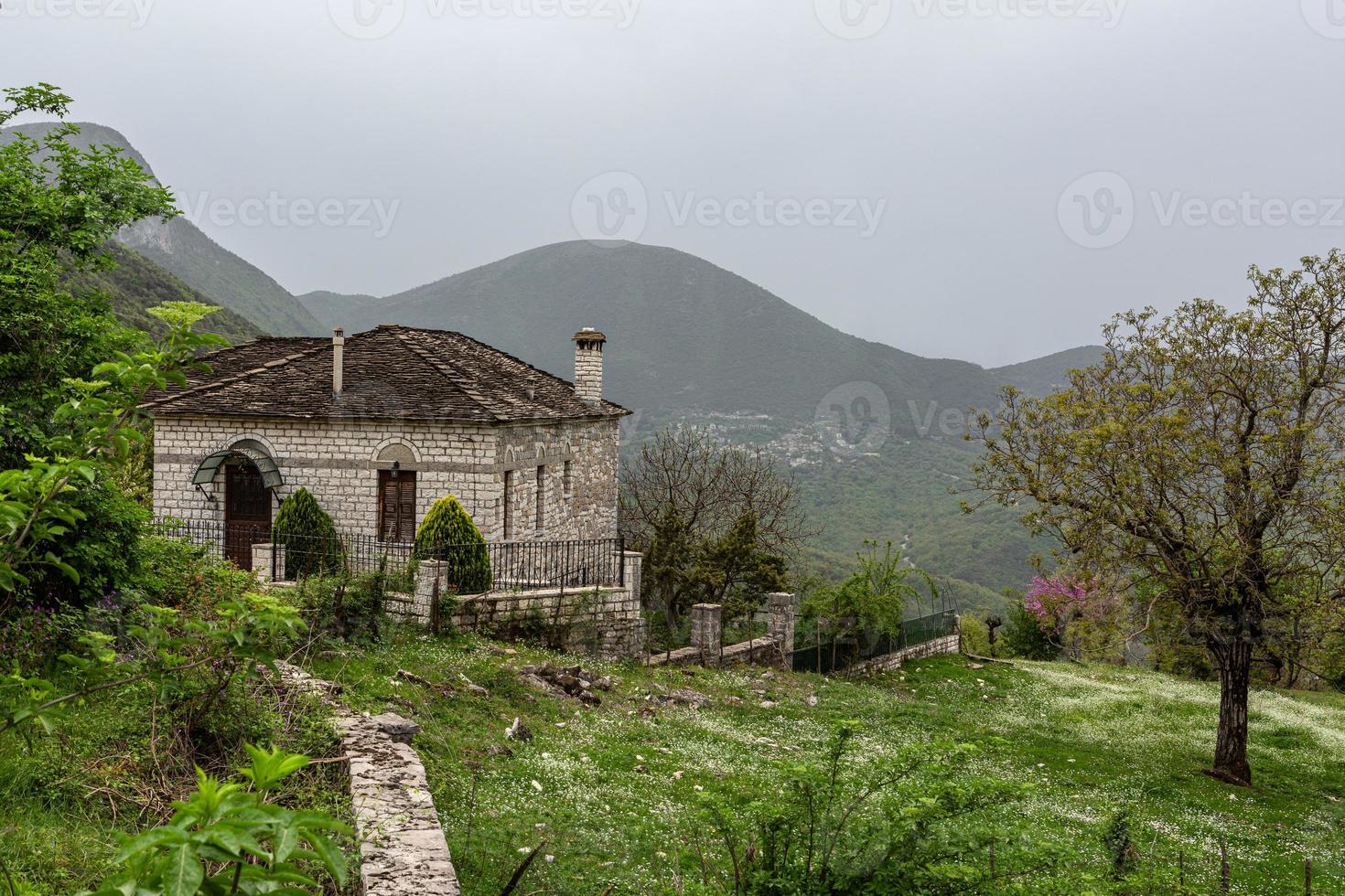 paisajes primaverales de las montañas de grecia foto