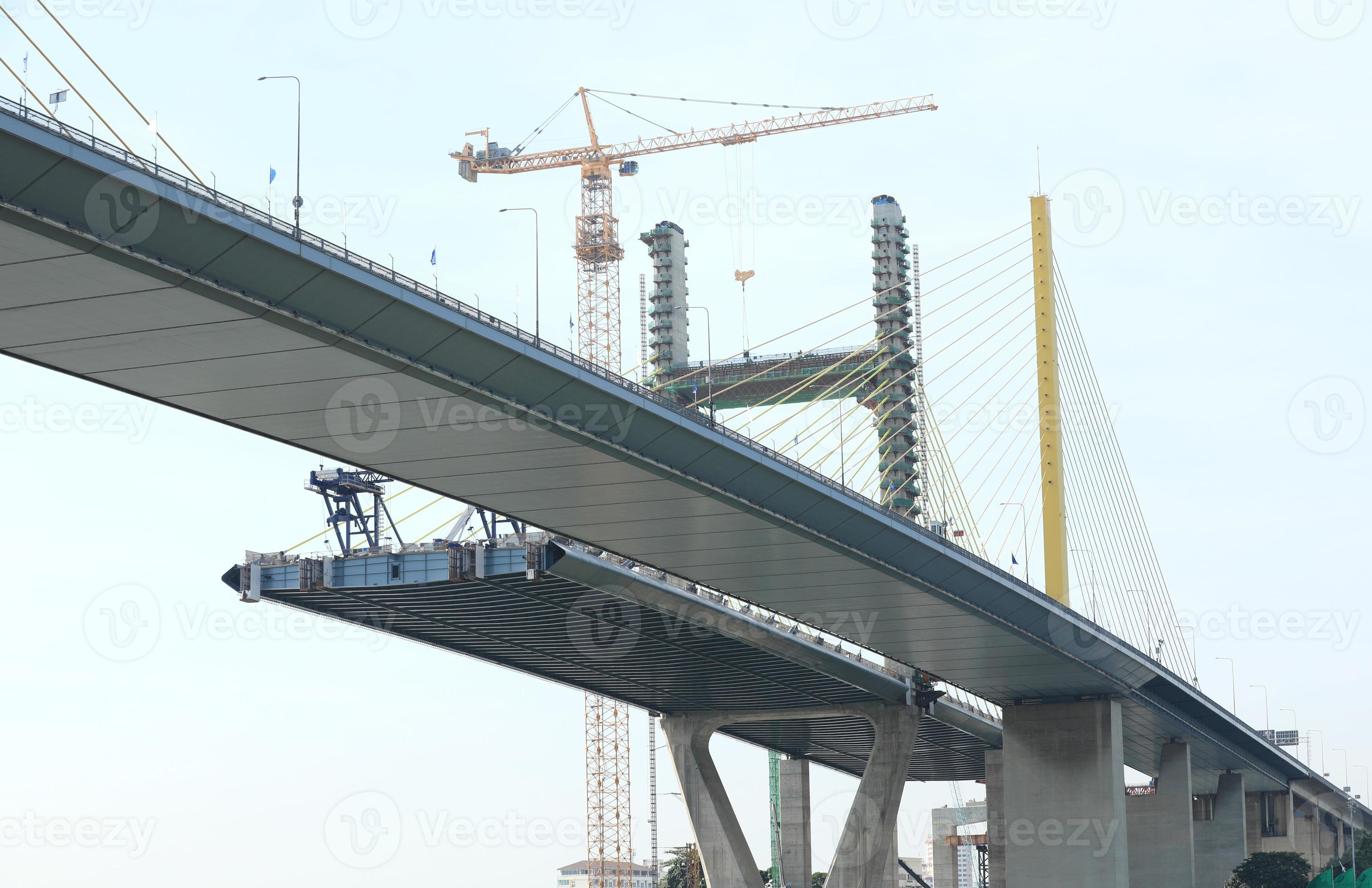 Suspension bridge under construction, Bangkok, Thailand. 15586619 Stock